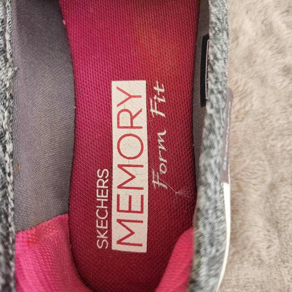 Skechers Memory Form Fit Slip on - Picture 7 of 8